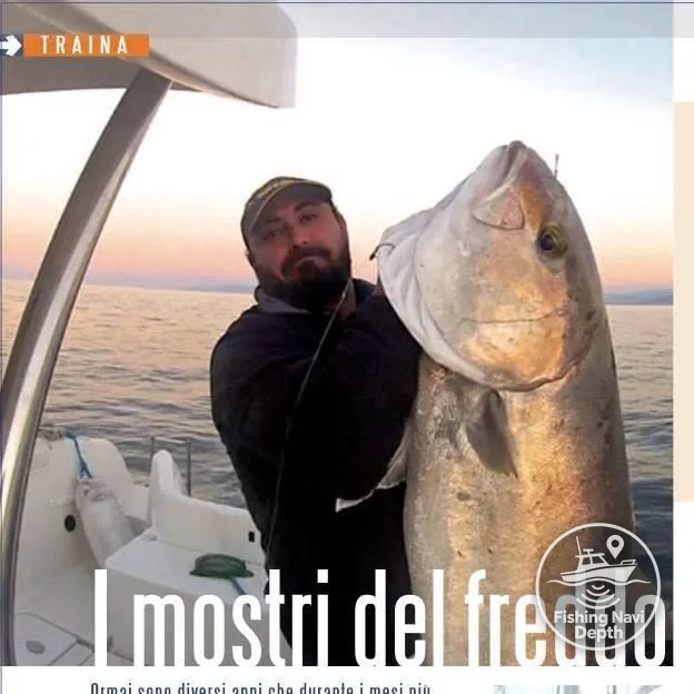 Pagina di rivista con un grosso pesce in barca